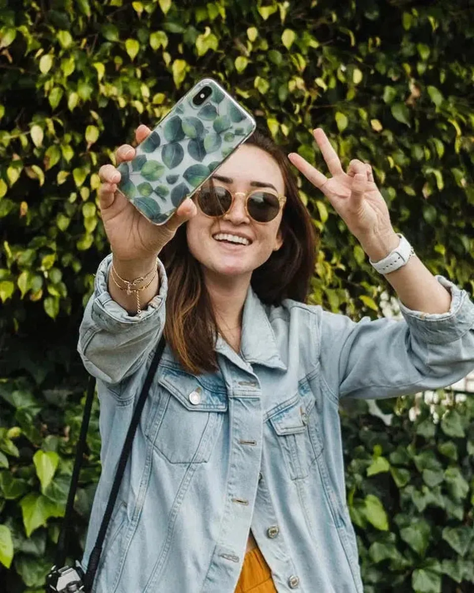 Leaf Me Alone | Green Floral Print Samsung Case - Image 10